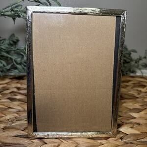 Sicura 5x7 Textured Silver Photo Frame Freestanding Portrait Landscape Glass EUC